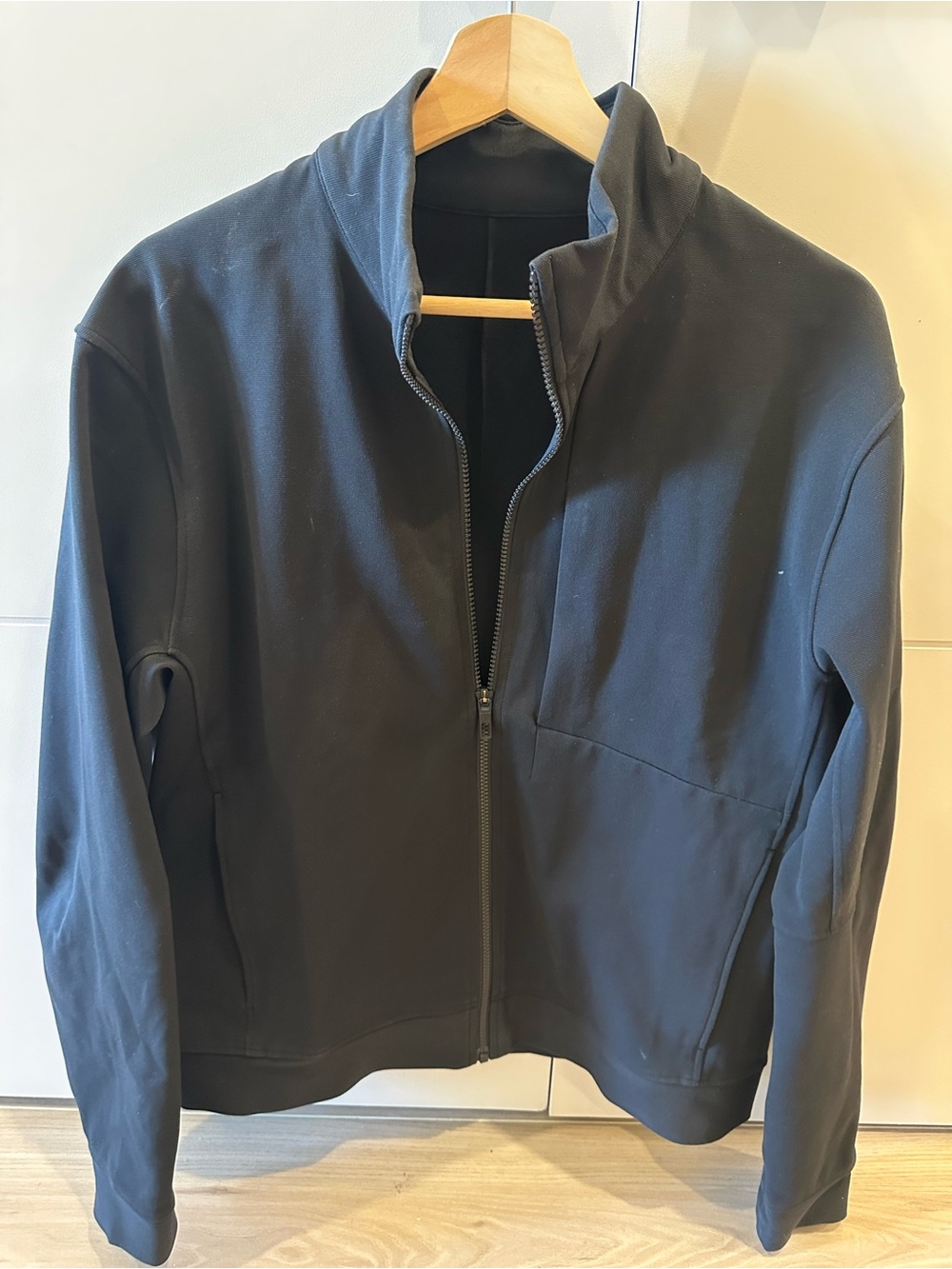 Lululemon Sojourn Jacket Men's Zip Front in Black